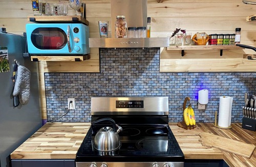 Gunnison House | Cozy 1-bedroom house in a serene location with AC. Perfect traveler getaway!