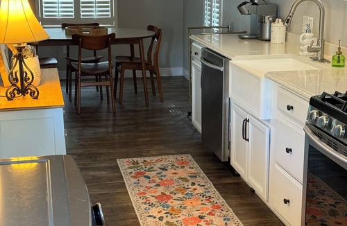 East Colfax House | Cozy 1-bedroom house in pleasant Denver with AC for relaxing stays