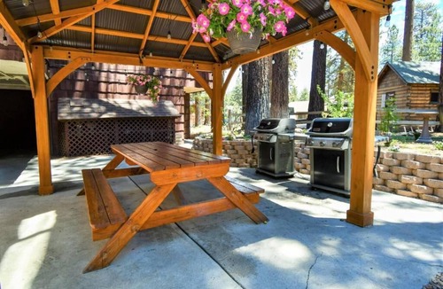 Big Bear Lake Resort | Cozy 1-bedroom resort in enchanting Big Bear Lake Sleeps 4