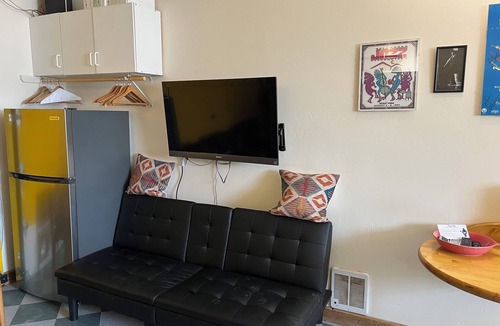 Mancos Apartment | Cozy 1-bedroom studio in lovely Mancos with AC and Heat