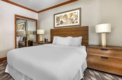 Peak 9 Resort | Cozy 1-Bedroom Suite at Valdoro Mountain Lodge – Ski & Relax