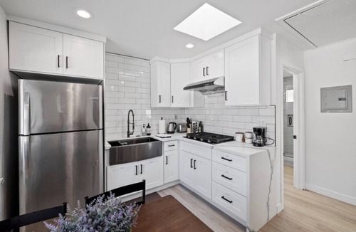 Garden Grove Apartment | Cozy 1bd 1ba Sleeps 3 Close to Disney