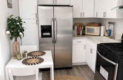 Reseda House | Cozy 1BR Guest House Private Patio & BBQ