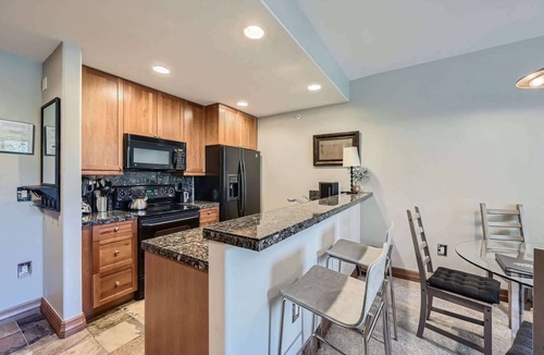 The Highlands House | Cozy 1BR Near Trails w/Shuttle to Slopes and Town