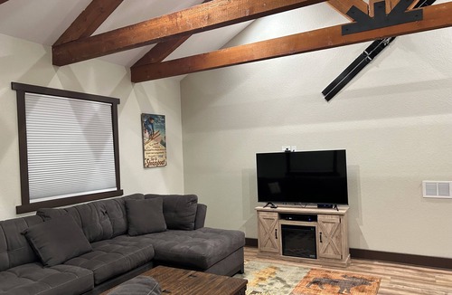 Scenic Heights Cabin | Cozy 2-bedroom cabin with AC in nice Arvada neighborhood close to olde town!