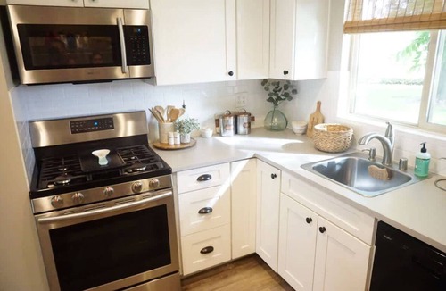Riverside Condo | Cozy 2-bedroom condo in peaceful Riverside - Entire Place
