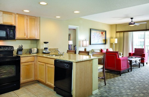 Survey Creek Condo | Cozy 2-Bedroom Gated Pompano Beach Resort with Spa, Tennis, Golf, Heated Pools