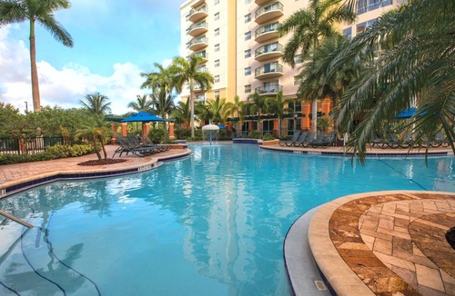 Survey Creek Condo | Cozy 2-Bedroom Gated Pompano Beach Resort with Spa, Tennis, Golf, Heated Pools