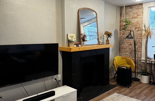 Cole House | Cozy 2-bedroom house in trendy RiNo Denver