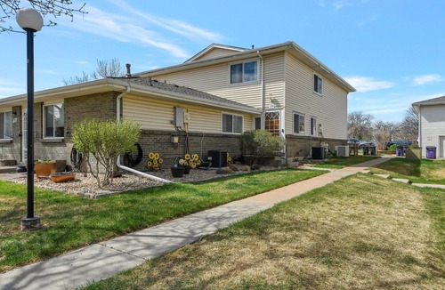 Hampden South House | Cozy 2-bedroom townhome in DTC in Denver for 4 people.
