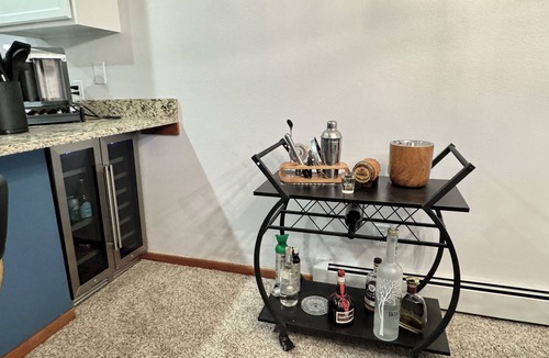 Wildernest Condo | Cozy 2bdrm condo+fireplace+WiFi+in-unit wash/dryer, 10-40 min from 6 SKI resorts