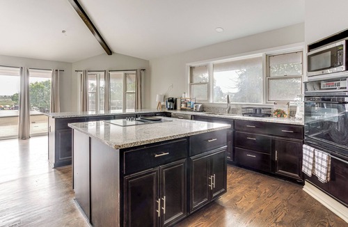 Aurora House | Cozy 2BR Home by DIA & CU Med, Smoke-free