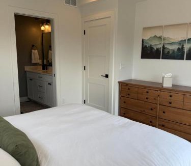 Jefferson Park House | Cozy 3 Bedroom Denver Home by Mile High Stadium and Downtown!