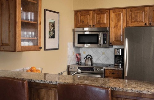 Highlands Townhomes Resort | Cozy 3-bedroom resort with WiFi, AC in amazing Beaver Creeknn