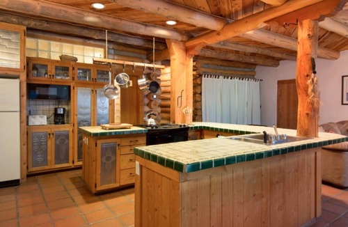 Taos Ski Valley Cabin | Cozy 3-bedroom cabin in charming Taos Ski Valley with WiFi
