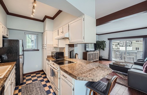Eagle-Vail House | Cozy 3 story 2-bedroom townhome in charming Eagle Vail with WiFi, one car garage