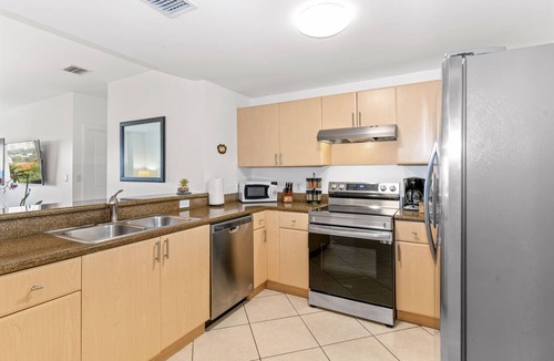 Coral Way Condo | Cozy 3BR/2BA King Bed Free Parking Pet-Friendly