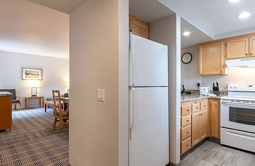 Baristo Hotel | Cozy 4 Two-BR Suites w/Pool, Gym & Garden Access | BBQ and Free Parking!