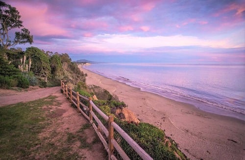 Summerland Apartment | Cozy and Elegant Beach Bungalow