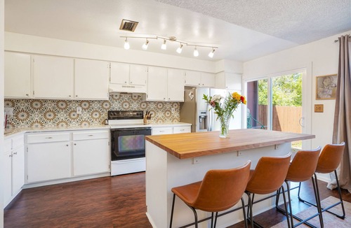 Aurora House | Cozy and modern townhome in Aurora, 5min from highway !