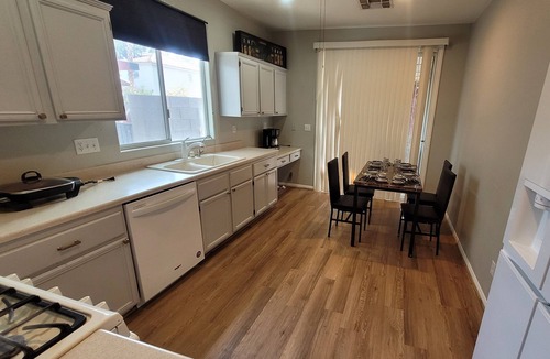 El Capitan Ranch House | Cozy and Private Room #3 with 2 Twin Beds and a Full Bath