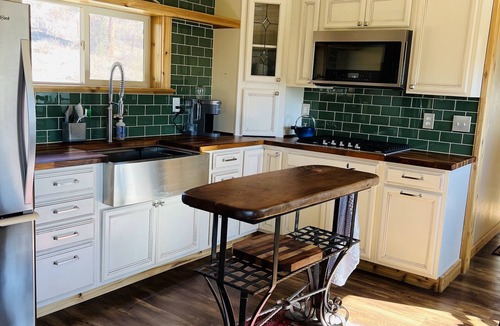 Bayfield Apartment | Cozy Barn Loft Apartment. Perfect for Couples and Nature Lovers