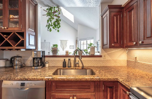 Gunbarrel Condo | Cozy Boho Hideaway -Sunlight, Workspace, Trails & Hot Tub