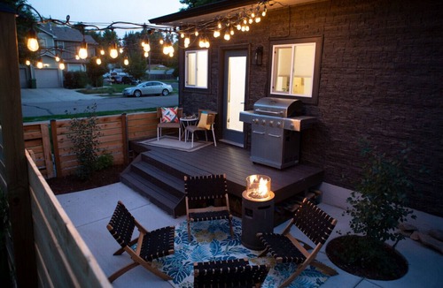 Loveland House | Cozy Bungalow w/Hot Tub & Fire Pit, Walk Downtown