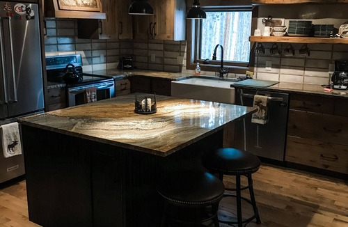 Breckenridge House | Cozy Cabin in the Woods