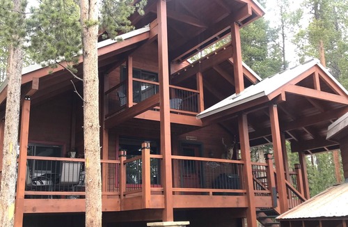 Breckenridge House | Cozy Cabin in the Woods