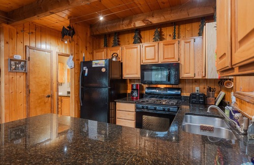 Pagosa Springs Cabin | Cozy Cabin | New Hot Tub! Near Shopping, Dining, Skiing, Golfing