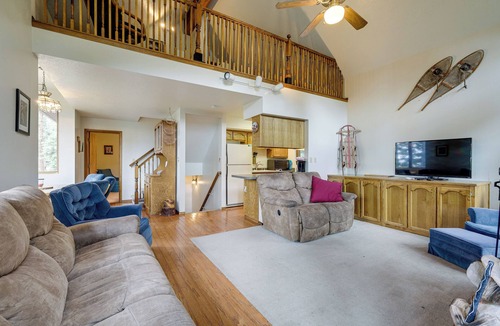 Beaver Cabin | Cozy Cabin w/Deck & Fireplace in Beaver!