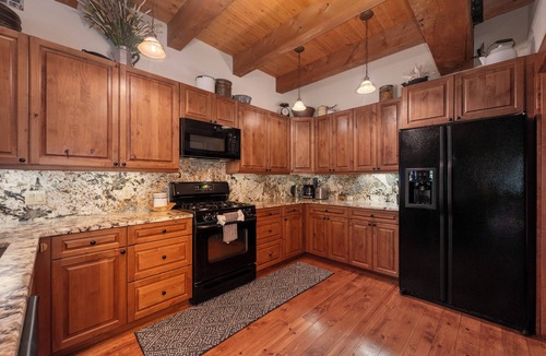 Grand Elk Ranch Cabin | Cozy cabin w/hot tub & fireplace