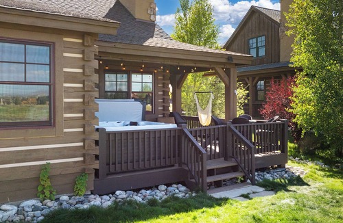 Grand Elk Ranch Cabin | Cozy cabin w/hot tub & fireplace