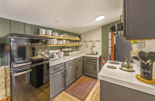 Evergreen Cabin | Cozy Cabin w/Hot Tub, Game Room & Private Writer's Nook - Close to town!
