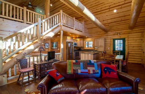 Windcliff Estates Cabin | Cozy Cabin with Pool Table and Stunning Panoramic Mountain Views in Estes Park, Colorado