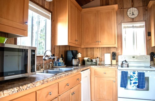 Lodge Hill House | Cozy Cambria Cottage/Firepit/EVCharger/Beach Vibe/King Bed