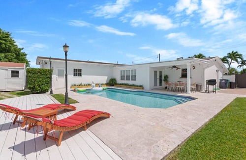Westchester House | Cozy Casa Cabos - Pool BBQ Miami