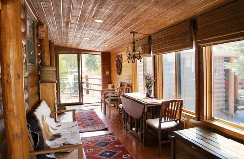 Breckenridge Ski Chalet | Cozy chalet on the Swan River at Tiger Run