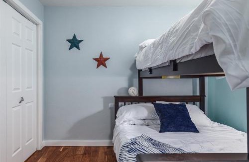 Sand Lake Apartment | Cozy City Stay, 3bdrm near Airport