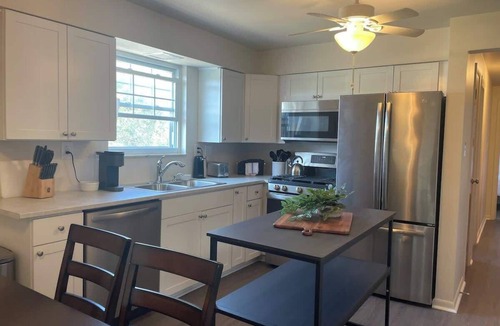 Monaca Apartment | Cozy Colonial Retreat