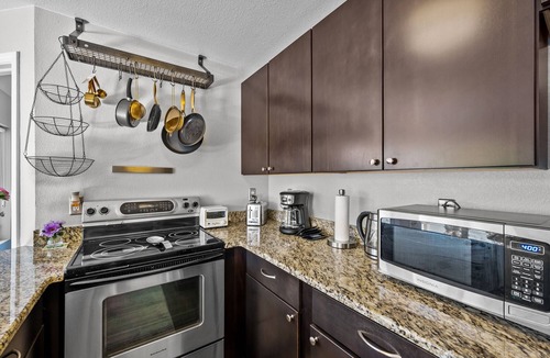 Glenwood Grove - North Iris Condo | Cozy Condo in North Boulder - Rooftop Patio/Views - 30+ Day