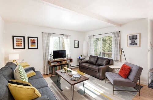 Carbondale Apartment | Cozy condo in the heart of downtown Carbondale
