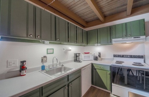 Wildernest Condo | Cozy Condo in Wildernest | Clubhouse Pool + Hot Tubs Free Bus Trails Nearby