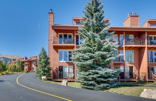 Wildernest House | Cozy Condo w/Balcony & Mtn Views in Silverthorne