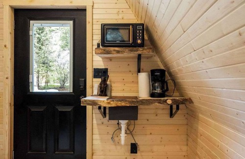 Grant Cabin | Cozy Creekside A-Frame Retreat - LostFork Basecamp
