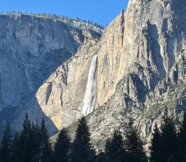 Mariposa House | Cozy Cub Cabin, brand new home near Yosemite