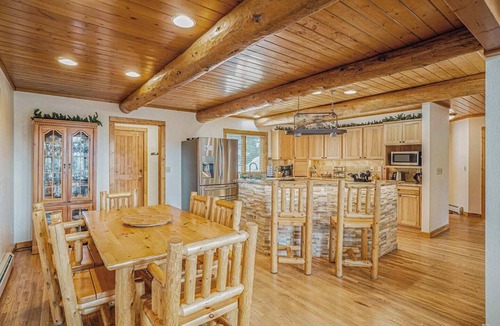 Estes Park Cabin | Cozy Estes Park Cabin w/Stunning Mountain Views!