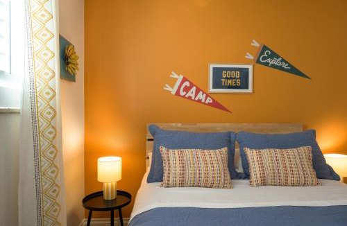 Alta Vista Area House | Cozy Family Retreat with Yard - Walk to Olde Town