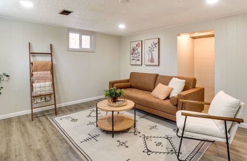 Hanna Farm Neighbors Apartment | Cozy Fort Collins Escape < 2 Mi to Downtown!